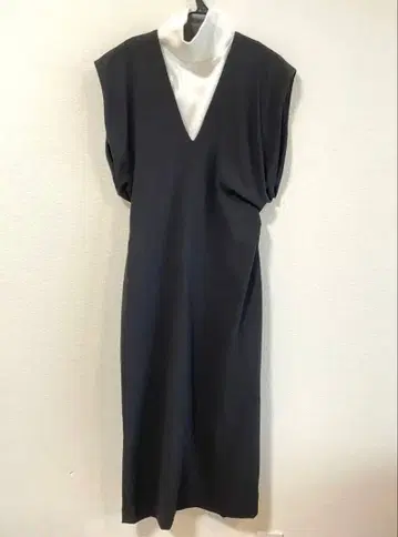 미사용 새상품 SNIDEL 스나이델 레이어드 슬리브리스 원피스 블랙 0