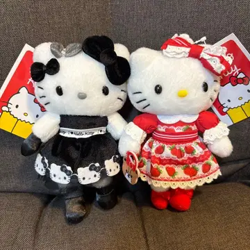 헬로키티전 50주년 교토 한정판 모노톤 드레스 & 딸기 드레스 세트