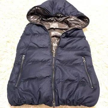 DUVETICA 네이비 후드 부착 다운 베스트