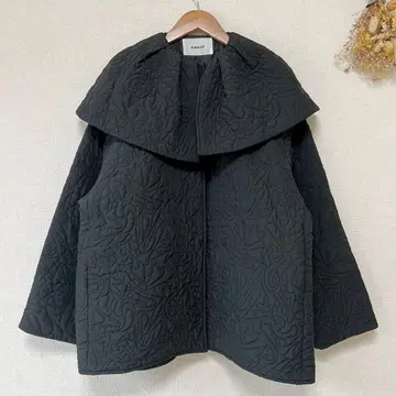 machatt 탑 서모 퀼팅 자켓 자수 블랙