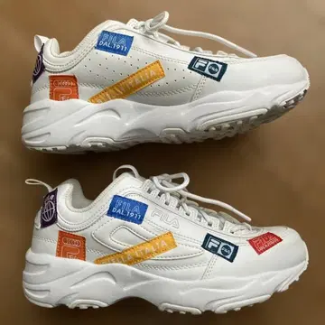 새상품급 휠라 통굽 스니커즈 화이트 24.5cm