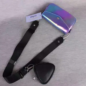 레인보우 컬러 숄더백과 파우치