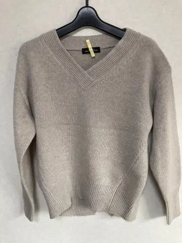 그린 라벨 릴랙싱 V넥 풀오버 니트 F 사이즈