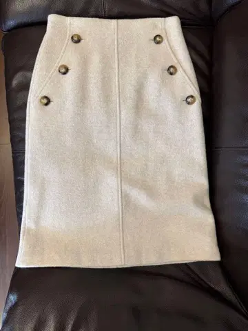 alureville 베이지 타이트 스커트 사이즈 1 클리닝 완료
