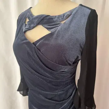 [택 포함 새상품] sobre 다크 블루 플레어 슬리브 원피스 L