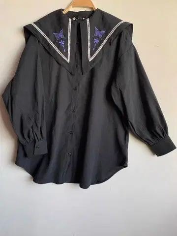 세일러 카라 자수 블랙 긴팔 셔츠