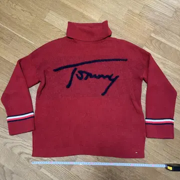 Tommy Hilfiger 빨간색 터틀넥 스웨터