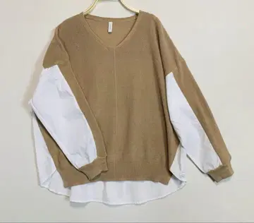 베이지 V넥 상의 레이어드