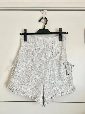 abcuniface 라메 트위드 숏팬츠