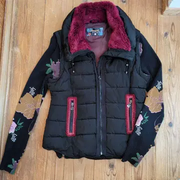 Desigual 꽃무늬 다운 자켓 40 사이즈