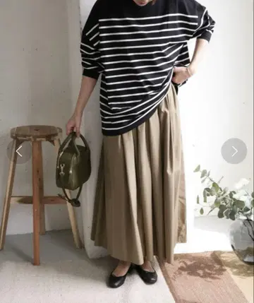 DOORS 턱 개더 볼륨 스커트