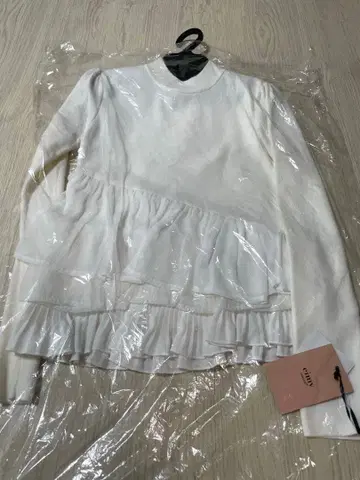 가격표 포함 미사용 새상품 eimy istoire 프릴 니트 스웨터