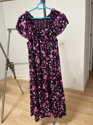 꽃무늬 프릴 반팔 원피스