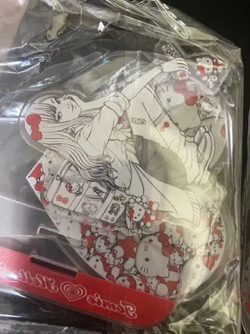 헬로키티 아크릴 스탠드 토미에