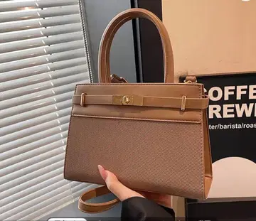 블랙 핸드백 숄더 스트랩 포함