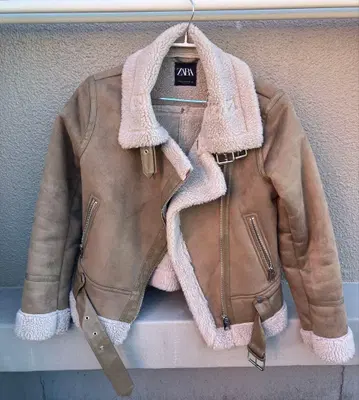 ZARA 베이지 무스탕 코트 라이더