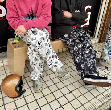 Panty Dropper x Us 콜라보 이지 팬츠