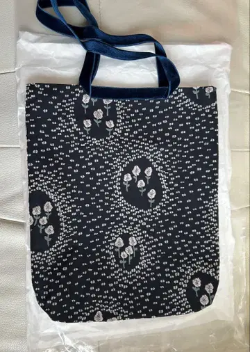 미나 페르호넨 토트백 미사용