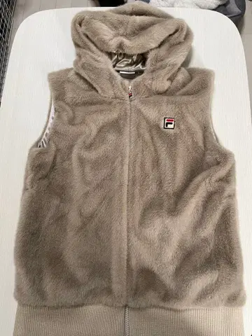 FILA 후드 부착 베스트 베이지