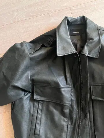 레더 봄버 자켓 블랙