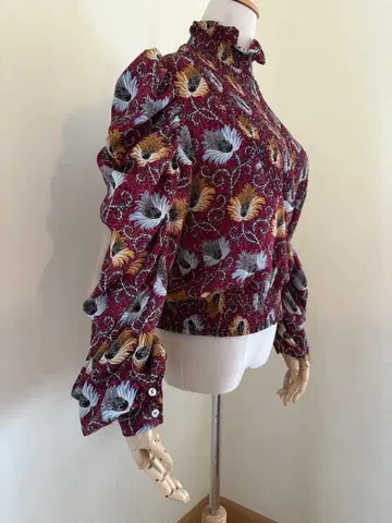 GHOSPELL 꽃무늬 블라우스