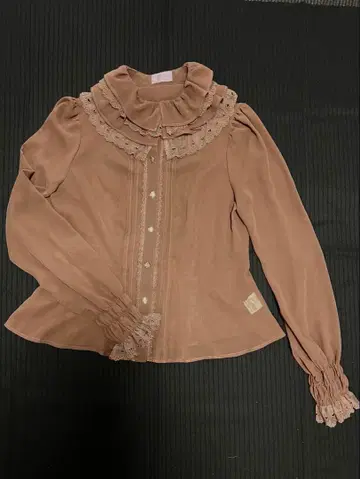 카드놀이 버튼 블라우스 브라운 긴팔