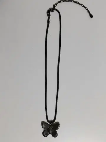 장폴 고티에 목걸이 나비
