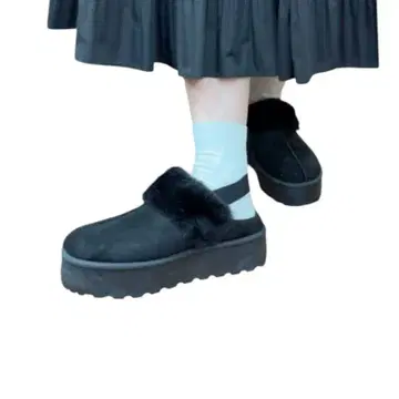 [미사용 새상품] 통굽 무스탕 슬립온 블랙 21~23cm 블랙 백 스트랩