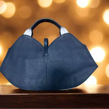 네이비 가죽 숄더백