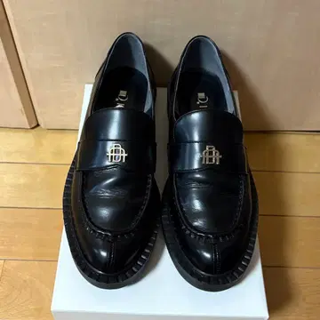 다이애나 통굽 로퍼