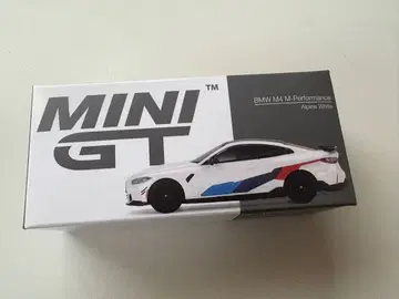MINI GT BMW M4 M-Performance 1/64
