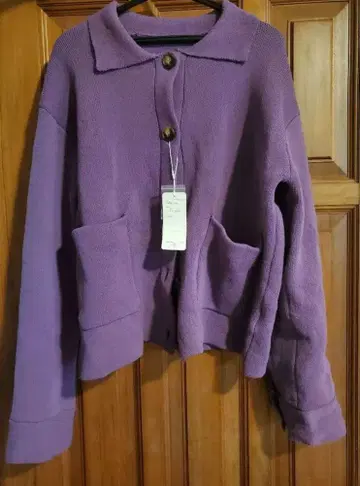 미사용 새상품 보라색 버튼 캐주얼 스웨터