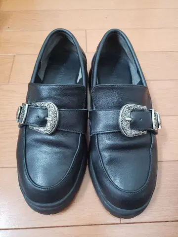 이아파피요네 스미스타일 버클 로퍼 M