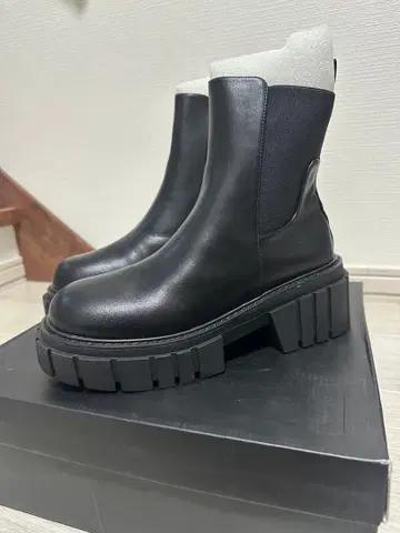 오스모시스 가죽 사이드 고어 부츠 블랙