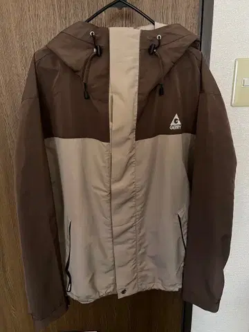 GERRY 마운틴 후드티 브라운/베이지