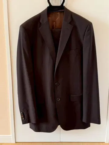 제냐 수트 다크 브라운 쓰리피스