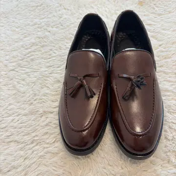 미사용 새상품 브라운 태슬 부착 가죽 로퍼