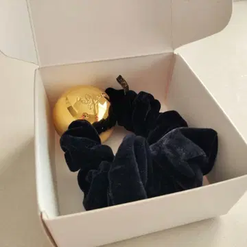 [ 새상품 미사용 ] LOEM TOKYO 네이비moon 스크런치