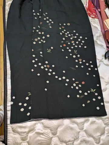 블랙 꽃무늬 자수 호몬기 (작은 사이즈)