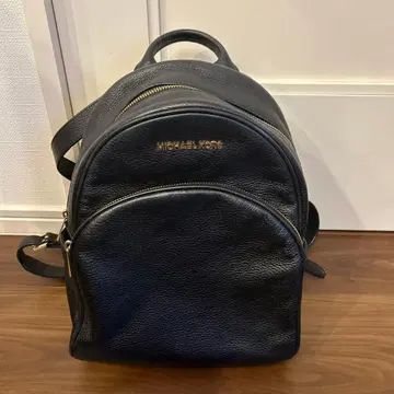 MICHAEL KORS 블랙 백팩