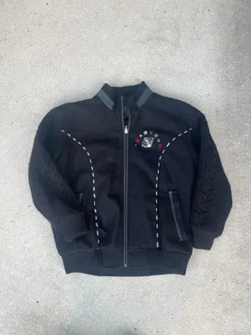 black 봄버 자켓 바시티 자켓 쇼트 기장