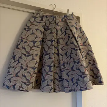 잎 패턴 플레어 스커트