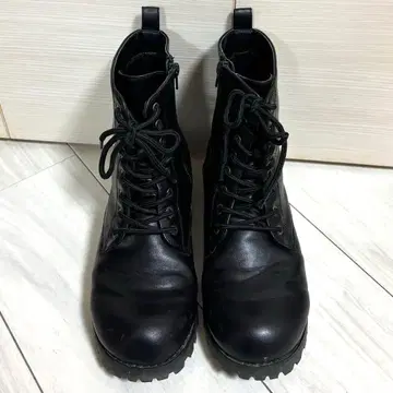 통굽 레이스업 숏부츠 블랙