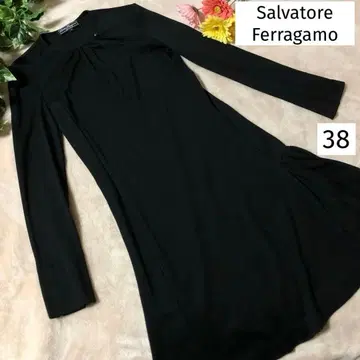 컨디션 최상 살바토레 페라가모 롱 원피스 긴팔 울 A라인 블랙