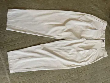 화이트 플리츠 슬랙스 허리밴딩