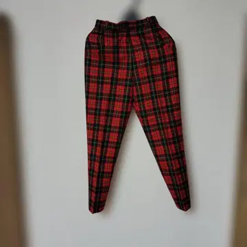 빨간색과 그린색 체크 무늬 허리밴딩 팬츠