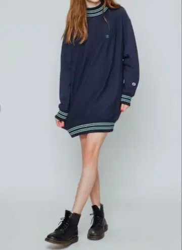 jouetie champion 네이비 하이넥 맨투맨 원피스