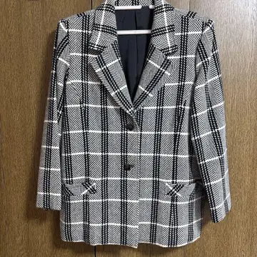 체크 무늬 테일러드 자켓