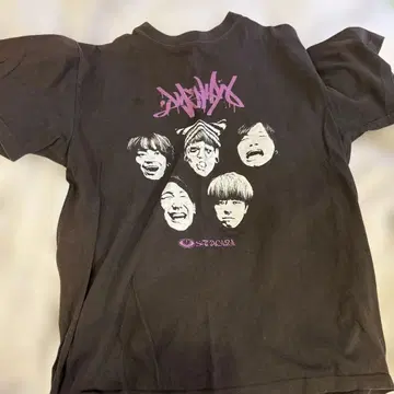 저녁 어스름에 이끄는 칠흑의 천사들 얼굴 프린트 T셔츠