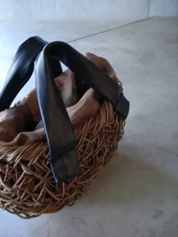 아케비 바스켓백 가죽 손잡이 아오모리 유즈리하